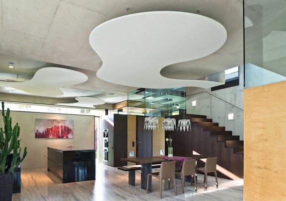 26071_2400x1600px_W1476xH0