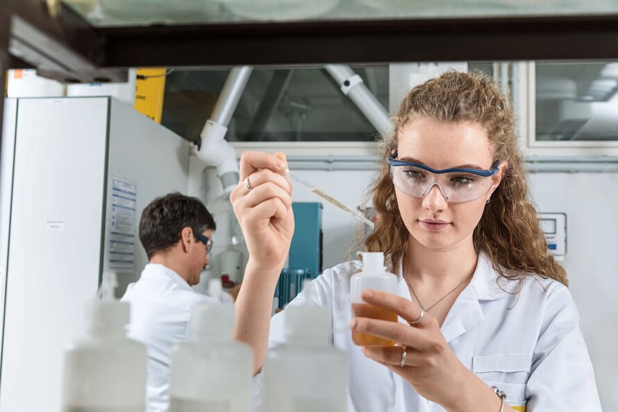 46375_2400x1600px_W2400xH0