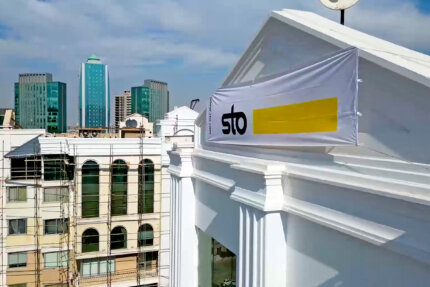 Watch as we apply high-quality Sto facade solutions to modern buildings in Arbil.